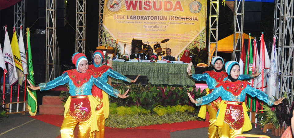  Tari Cindai, Warnai Wisuda SMK Laboratorium Indonesia