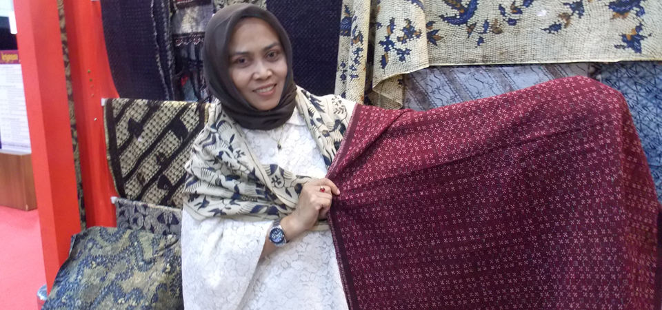  Uswatun Hasanah Melestarikan Batik Khas Tuban yang Hampir Punah