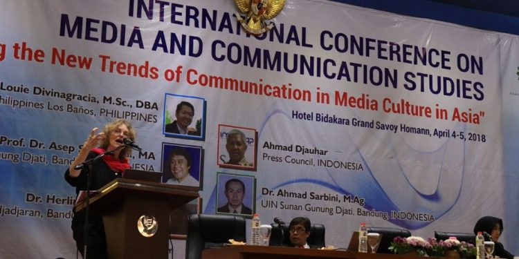 Iklan dan Pencitraan Ancam Independensi Wartawan