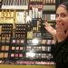 Wanita Saudi Kini Hamburkan Duit untuk Rias Wajah