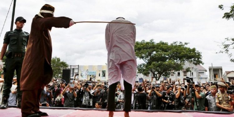 Aceh akan Hentikankan Hukuman Cambuk di Depan Publik