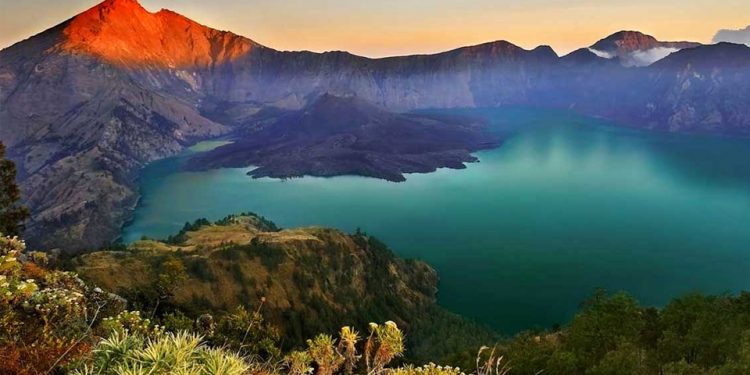 Gunung Rinjani Ditetapkan Jadi Geopark Dunia
