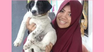 Wanita Berhijab ini Selamatkan Ratusan Anjing Liar