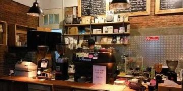 ‘Nyruput’ Kopi di Kedai Kopi Bara Bandung