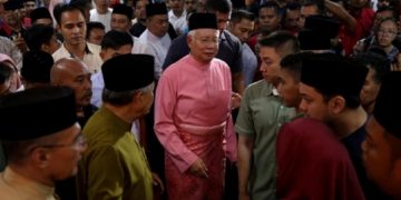 Mau Buang Pusing di Indonesia, Mantan PM dan Istri Malah Dilarang Tinggalkan Malaysia