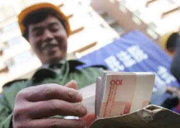 China Permalukan Para Penunggak Utang dengan Tayangan di Videotron