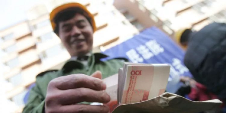 China Permalukan Para Penunggak Utang dengan Tayangan di Videotron