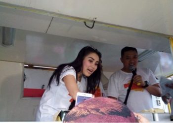 Ayu Ting Ting Jualan Dimsum dan Martabak