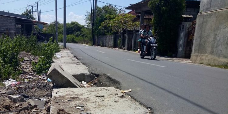 Proyek Pembangunan Jalan di Jimbaran “Amburadul”