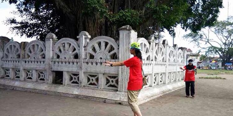Keajaiban di Antara Dua Beringin