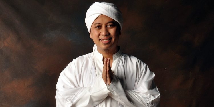 Opick ikut Menyanyi di Album Kompilasi ‘Ramadhan Penuh Cinta’