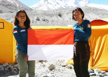 Fransiska dan Mathilda, Taklukkan 7 Puncak Dunia