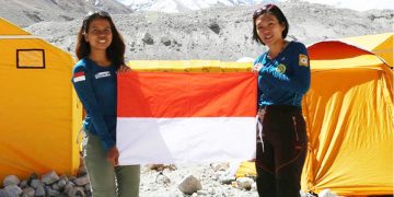 Fransiska dan Mathilda, Taklukkan 7 Puncak Dunia