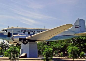 Garuda Indonesia Group Resmikan Pemugaran Replika Pesawat Pertama RI di Aceh