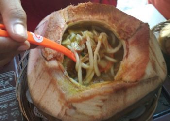 Soto Daging Batok Kelapa Bakar