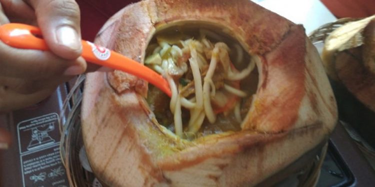 Soto Daging Batok Kelapa Bakar