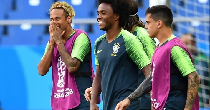 Neymar Tampil dengan Golden Hairstyle