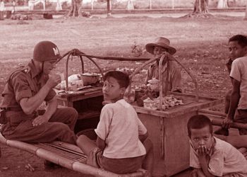 Kisah Angkringan Melawan “Penjajah”