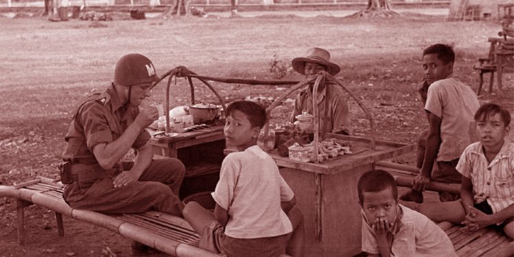 Kisah Angkringan Melawan “Penjajah”
