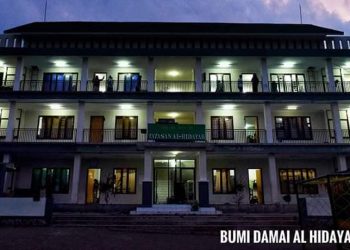 ‘’Nglangut’’ di Pesantren