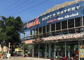 Silol: Luna Maya, Scooter, dan Kopi Enak