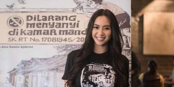 Puteri Indonesia 2014, Elvira Devinamira Dilarang Menyanyi