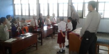 Polisi Peduli Pendidikan di Papua