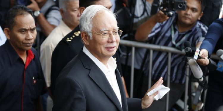 Eks PM Najib ditangkap tim pemberantasan korupsi
