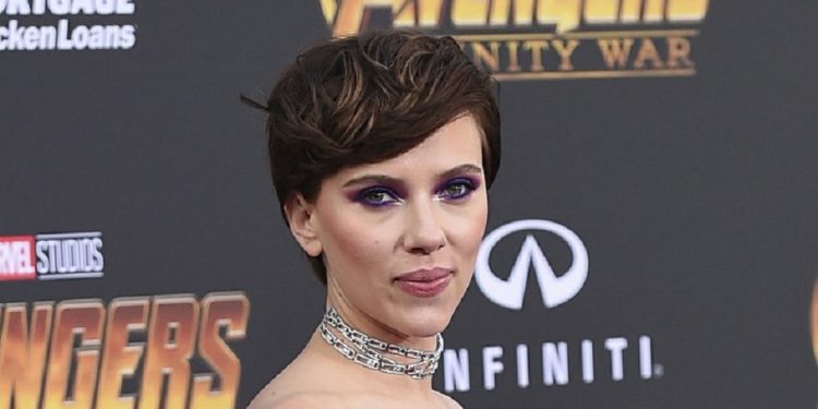 Rencana Scarlett Johansson memerankan transgender telah memicu reaksi keras