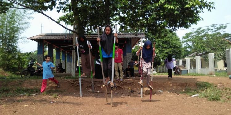 Satu Sak Semen untuk Anak-anak Babakan-Ciseeng