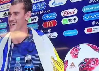 Mengapa Griezmann pakai bendera Uruguay saat konperensi pers?