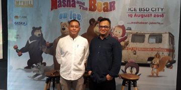 ‘Masha and The Bear’ Beraksi di Atas Es di Indonesi