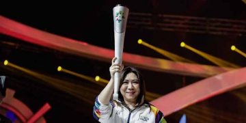 Susi Susanti Bawa Obor Asian Games dari New Delhi India