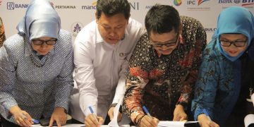 Ribuan keluarga dapat sambungan listrik gratis