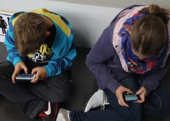 Perancis Larang Siswa Bawa Smartphone ke Sekolah