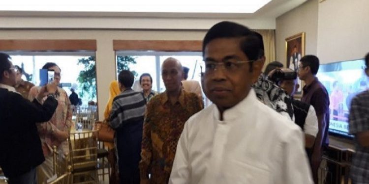 Mensos Idrus Marham Mundur
