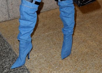 J.Lo, Ada Apa dengan Selara Sepatumu?