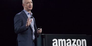 Mengapa Jeff Bezos Inginkan Karyawan Amazon Setiap Bangun Pagi “Takut”
