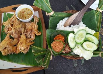 Ingkung Ayam di Rerimbunan Pandan