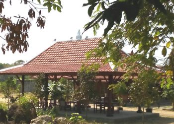 Eksotisme Rumah Kayu “Lawasan”