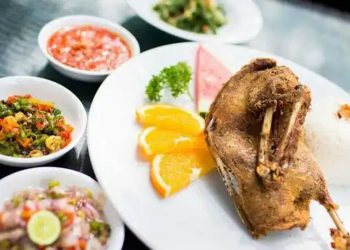 Bebek Bengil, Tamu Pertamanya Sekawanan Bebek