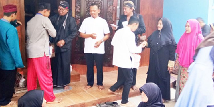 Ada Senyuman Asyura Penuh Asa di Sumur Jati