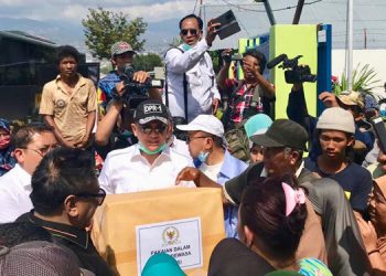 DPR dan DPD RI Beri Bantuan untuk Korban Gempa Tsunami Sulteng