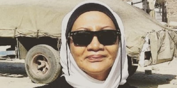 Ratna Sarumpaet Digebuki, Fakta atau Drama Politik?
