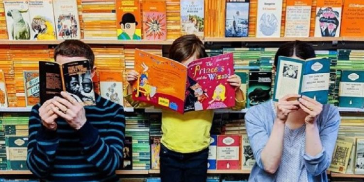 Thebookfamilyrogerson, Keluarga yang Dikuasai Buku