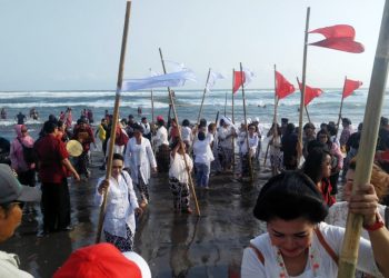 Sengkuni dan Dasamuka pun Dilarung