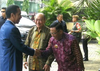 Presiden Jokowi Nikmati Sajian Santap Siang di Restoran Simpang Tiga