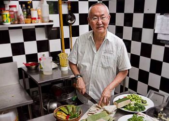 William Wongso Bikin Rendang Galang Dana untuk Korban Sulteng