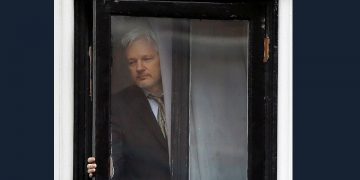 Lho, Jaksa Minta Hakim “Segel” Tuntutan untuk Julian Assange