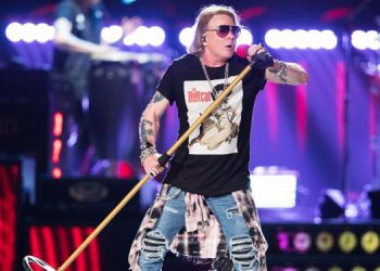 Guns N Roses Gebrak 25 Lagu Tanpa Henti